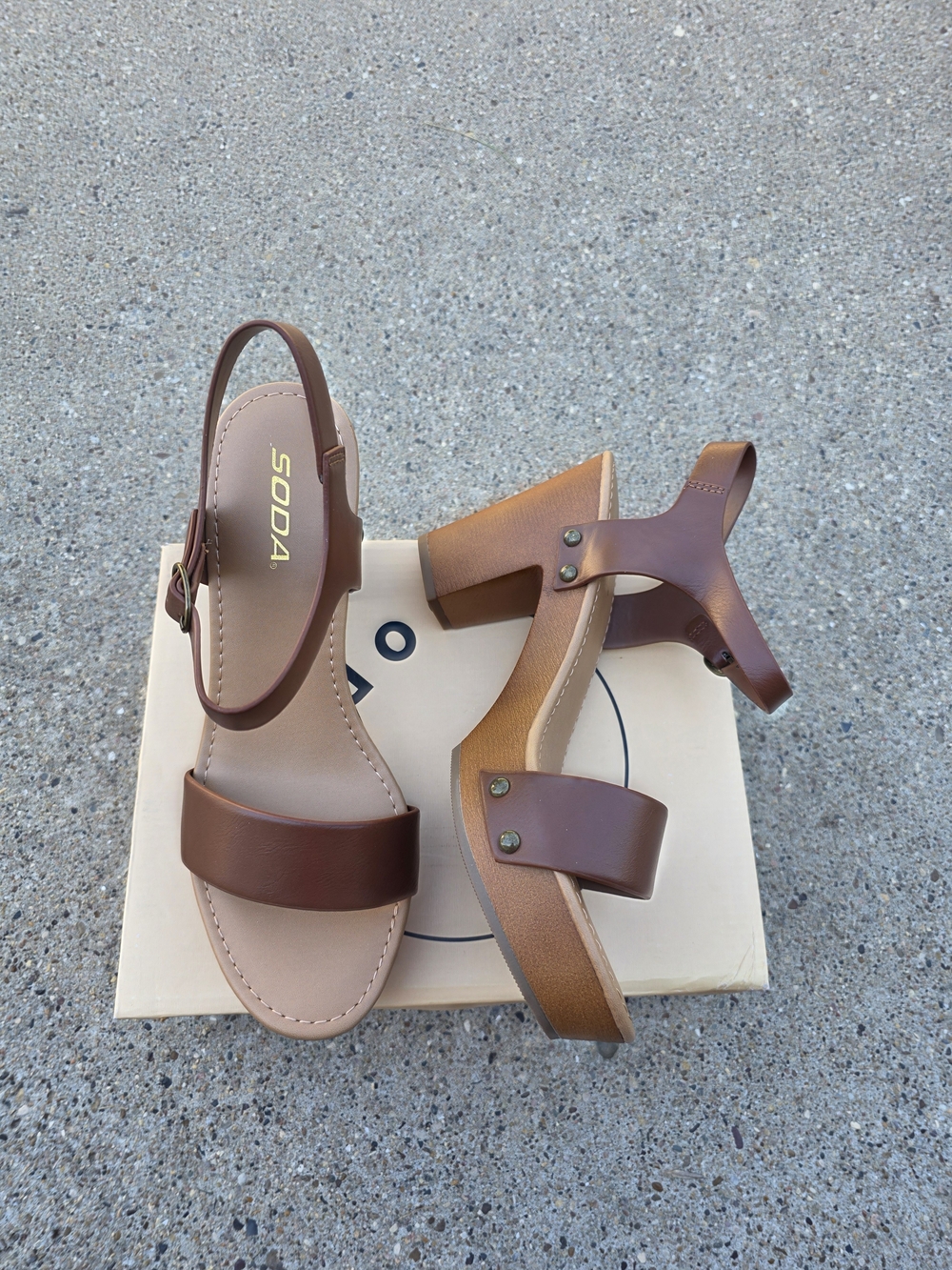 SODA Women's Brown Block Heel Sandals Size 10 - Picture 9 of 13